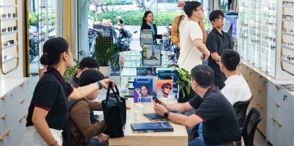 Nhân sự IT Systems Việt Nam tại Mắt Kính Nam Quang